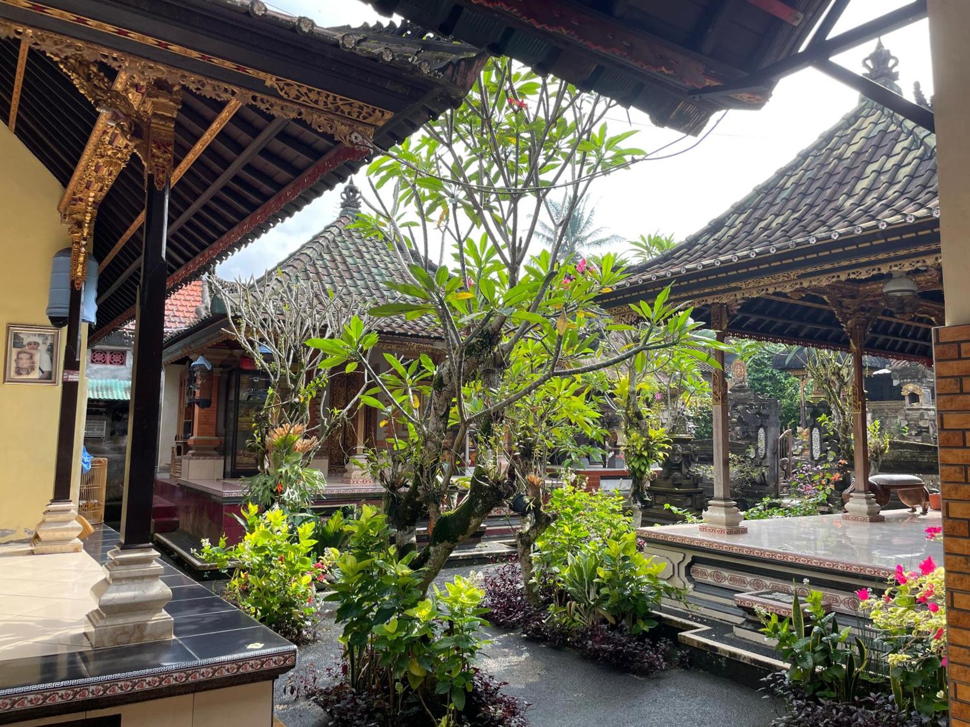 Ubud Tri Upasedana House 2 Hotel Тегалаланг Екстериор снимка